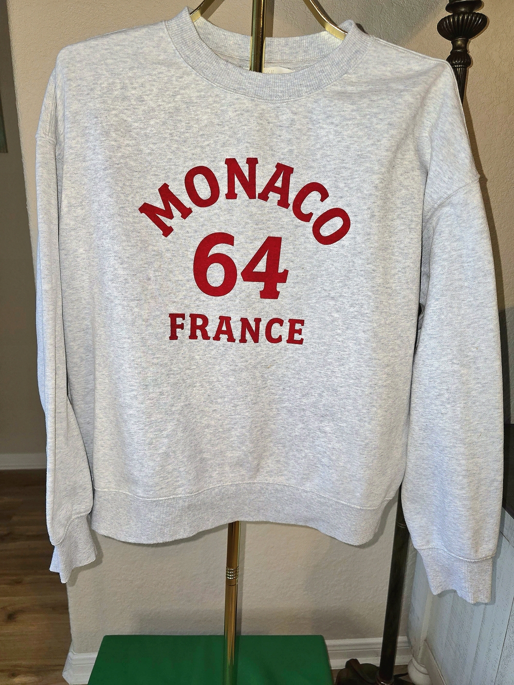 H&M Light Gray Crewneck Sweatshirt with Red 'Monaco 64 France' Graphic